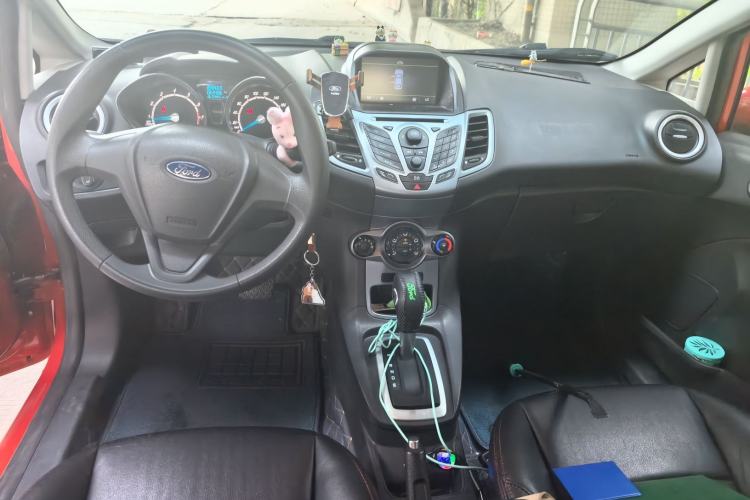 Used Ford Fiesta 2013 Hatchback 1.5L Automatic Fashion Edition Center Console