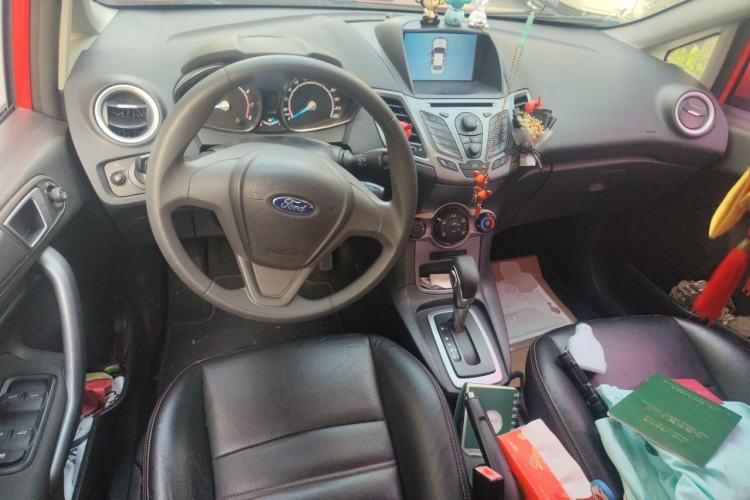 Used Ford Fiesta 2013 Hatchback 1.5L Automatic Fashion Edition Center Console