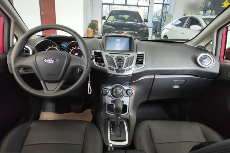 Used Ford Fiesta 2013 Hatchback 1.5L Automatic Fashion Edition Center Console