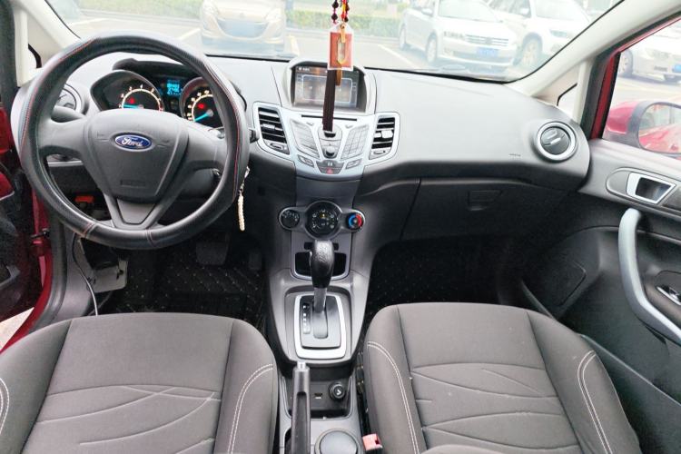 Used Ford Fiesta 2013 Hatchback 1.5L Automatic Fashion Edition Center Console