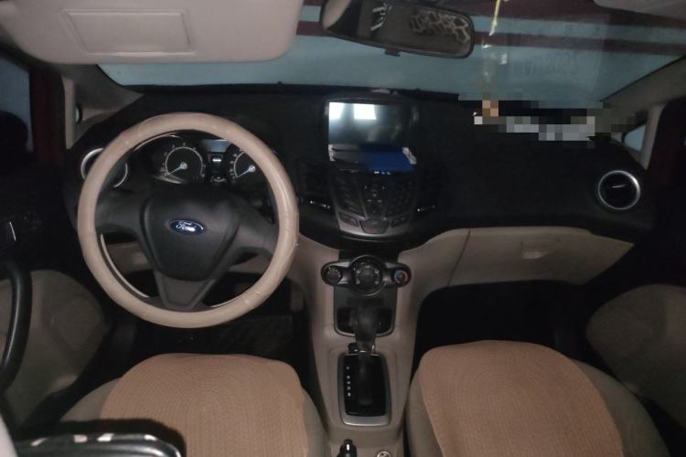 Used Ford Fiesta 2013 Sedan 1.5L Automatic Fashion Edition Center Console