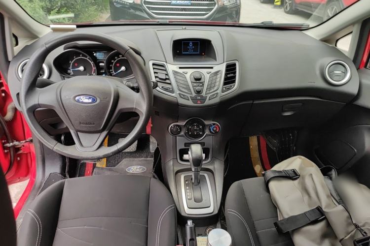 Used Ford Fiesta 2013 Hatchback 1.5L Automatic Fashion Edition Center Console