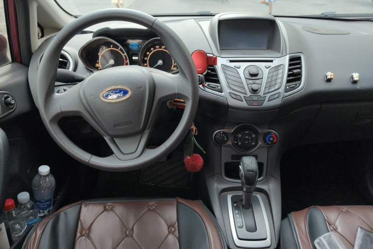 Used Ford Fiesta 2013 Hatchback 1.5L Automatic Fashion Edition Center Console