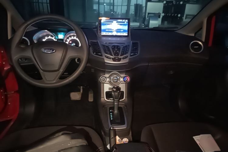 Used Ford Fiesta 2013 Hatchback 1.5L Automatic Fashion Edition Center Console