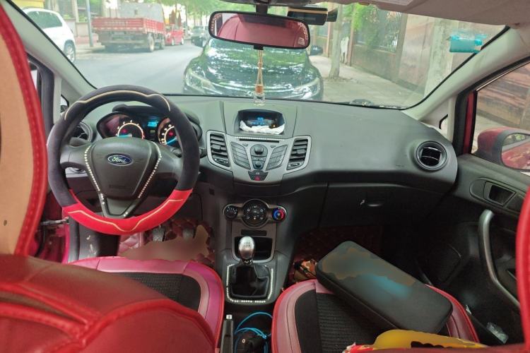 Used Ford Fiesta 2013 Hatchback 1.5L Manual Fashion Edition Center Console