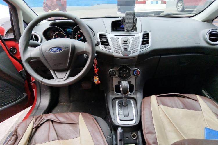 Used Ford Fiesta 2013 Hatchback 1.5L Automatic Fashion Edition Center Console