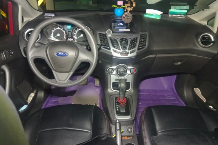 Used Ford Fiesta 2013 Hatchback 1.5L Automatic Fashion Edition Center Console