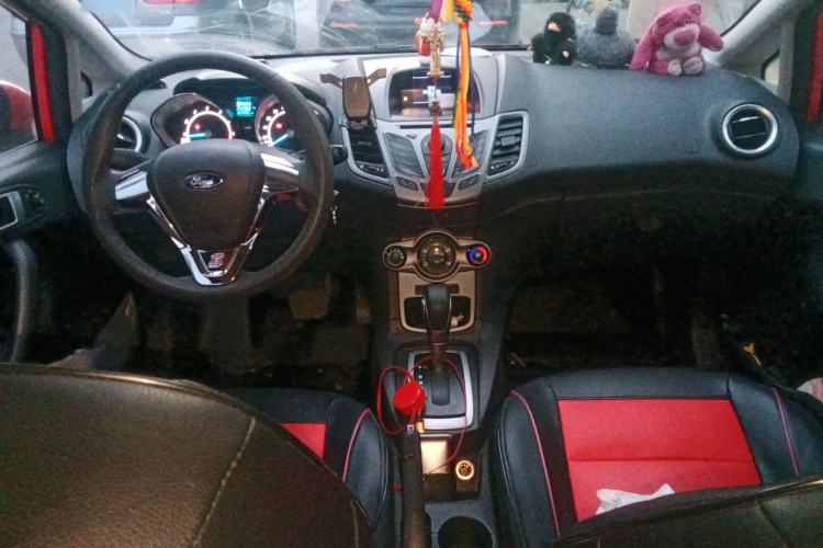 Used Ford Fiesta 2013 Hatchback 1.5L Automatic Fashion Edition Center Console