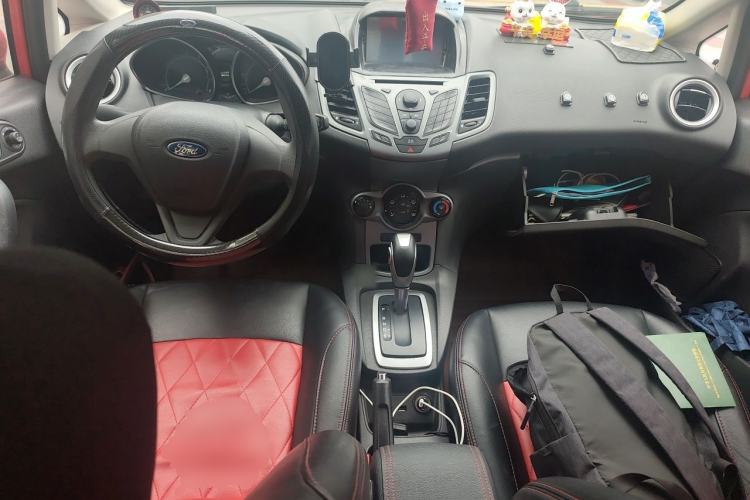 Used Ford Fiesta 2013 Hatchback 1.5L Automatic Fashion Edition Center Console