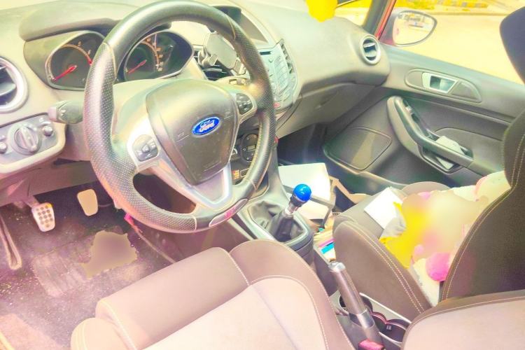 Used Ford Fiesta 2013 1.6T ST Center Console
