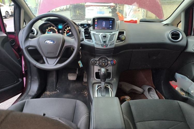 Used Ford Fiesta 2013 Hatchback 1.5L Automatic Fashion Edition Center Console