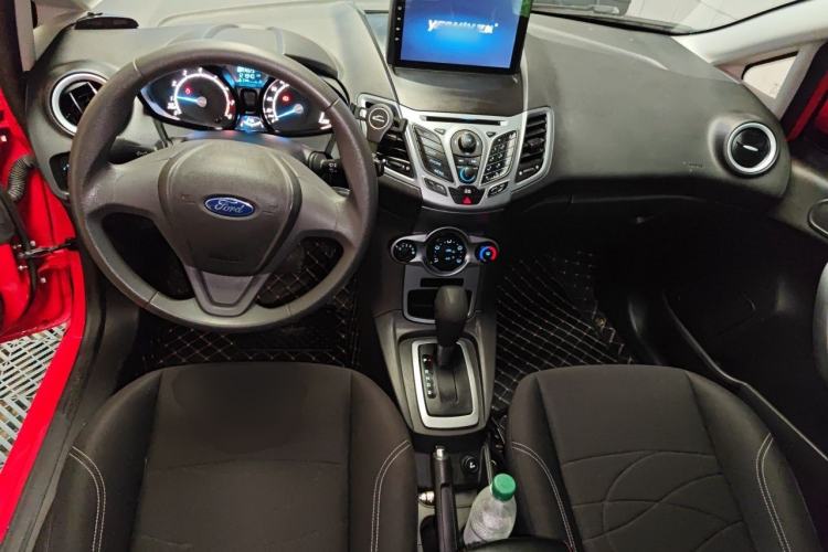 Used Ford Fiesta 2013 Hatchback 1.5L Automatic Fashion Edition Center Console