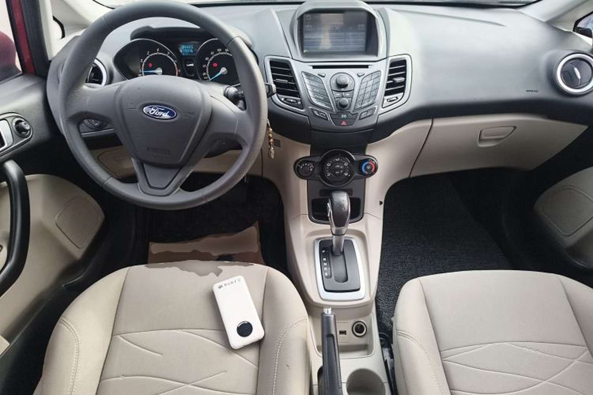 Used Ford Fiesta 2013 Sedan 1.5L Automatic Fashion Edition Center Console