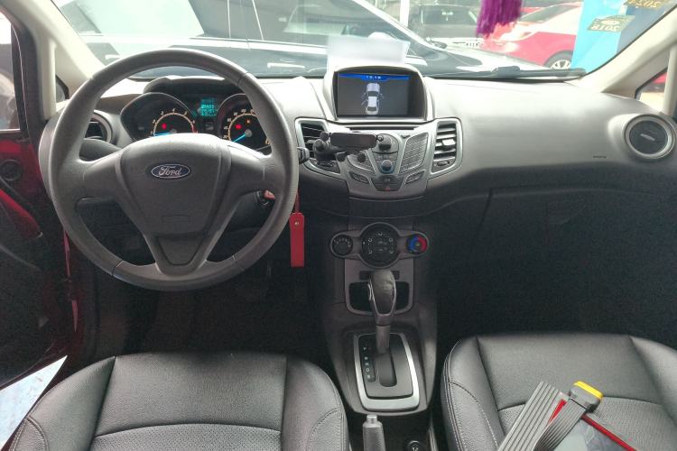 Used Ford Fiesta 2013 Hatchback 1.5L Automatic Fashion Edition Center Console