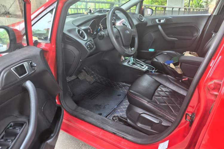 Used Ford Fiesta 2013 Hatchback 1.5L Automatic Fashion Edition Driver Seat
