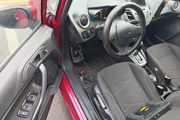 Used Ford Fiesta 2013 Hatchback 1.5L Automatic Fashion Edition Driver Seat