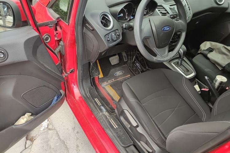Used Ford Fiesta 2013 Hatchback 1.5L Automatic Fashion Edition Driver Seat