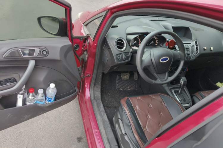 Used Ford Fiesta 2013 Hatchback 1.5L Automatic Fashion Edition Driver Seat