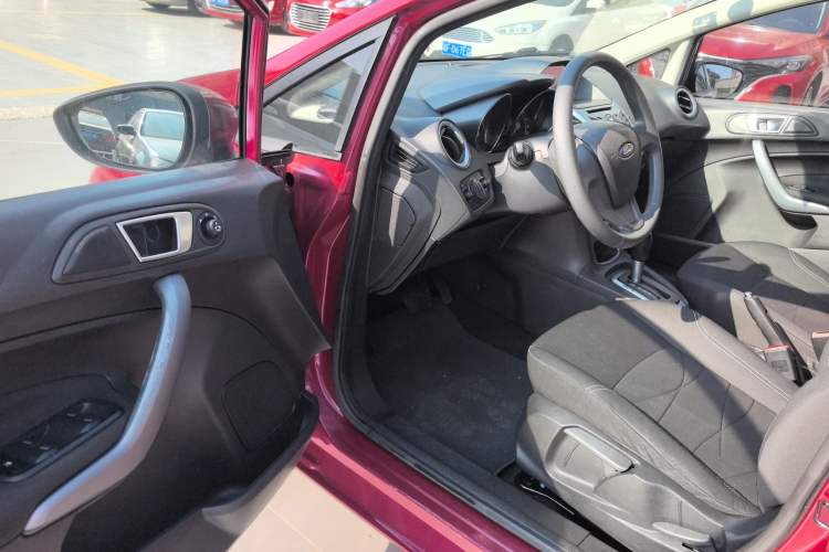 Used Ford Fiesta 2013 Hatchback 1.5L Automatic Fashion Edition Driver Seat