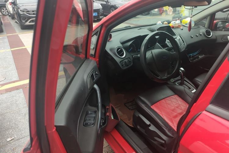 Used Ford Fiesta 2013 Hatchback 1.5L Automatic Fashion Edition Driver Seat