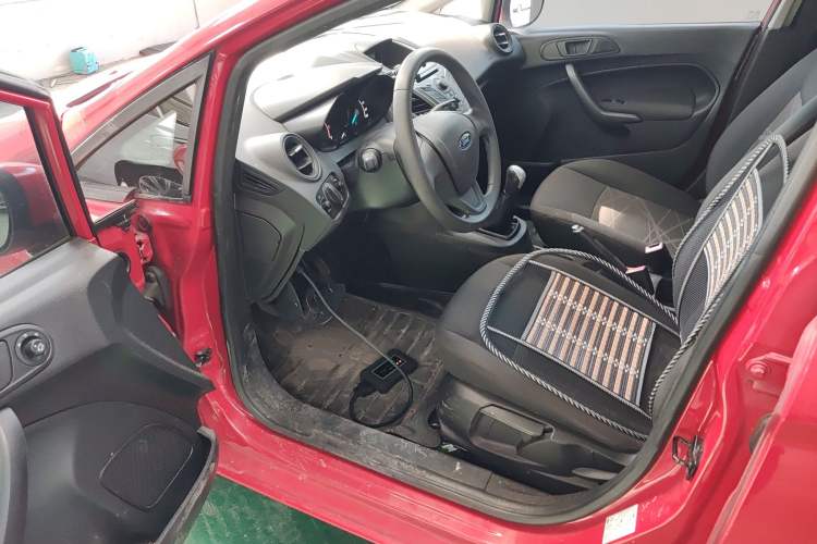 Used Ford Fiesta 2013 Hatchback 1.5L Manual Fashion Edition Driver Seat