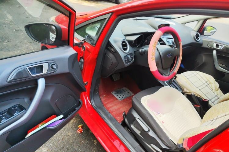 Used Ford Fiesta 2013 Hatchback 1.5L Automatic Fashion Edition Driver Seat