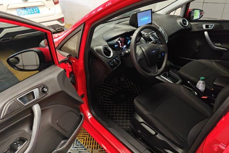 Used Ford Fiesta 2013 Hatchback 1.5L Automatic Fashion Edition Driver Seat