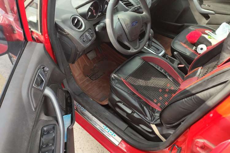 Used Ford Fiesta 2013 Hatchback 1.5L Automatic Fashion Edition Driver Seat