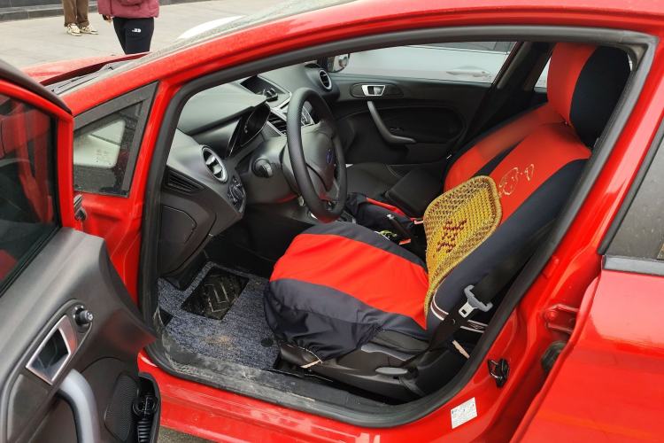 Used Ford Fiesta 2013 Hatchback 1.5L Automatic Fashion Edition Driver Seat