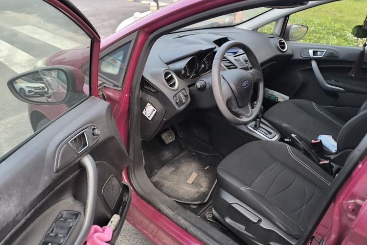 Used Ford Fiesta 2013 Hatchback 1.5L Automatic Fashion Edition Driver Seat