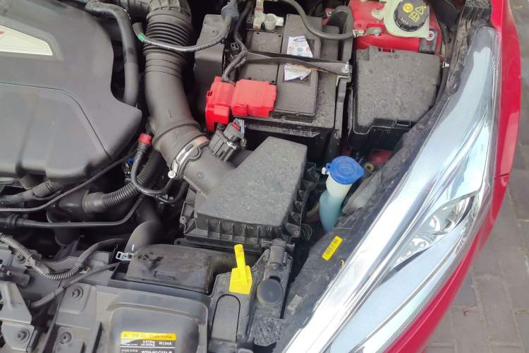 Used Ford Fiesta 2013 1.6T ST Engine Bay Left