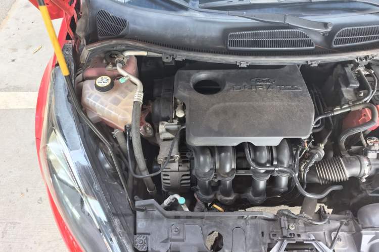 Used Ford Fiesta 2013 Hatchback 1.5L Automatic Fashion Edition Engine Bay Right