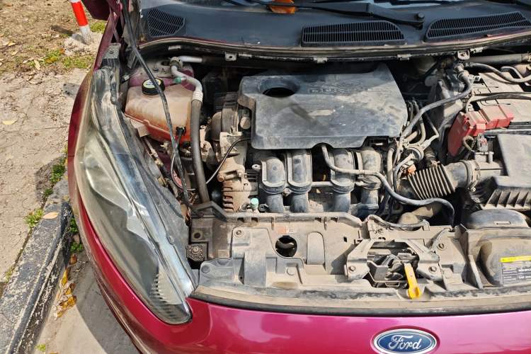 Used Ford Fiesta 2013 Sedan 1.5L Manual Fashion Edition Engine Bay Right