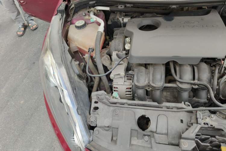 Used Ford Fiesta 2013 Hatchback 1.5L Automatic Fashion Edition Engine Bay Right