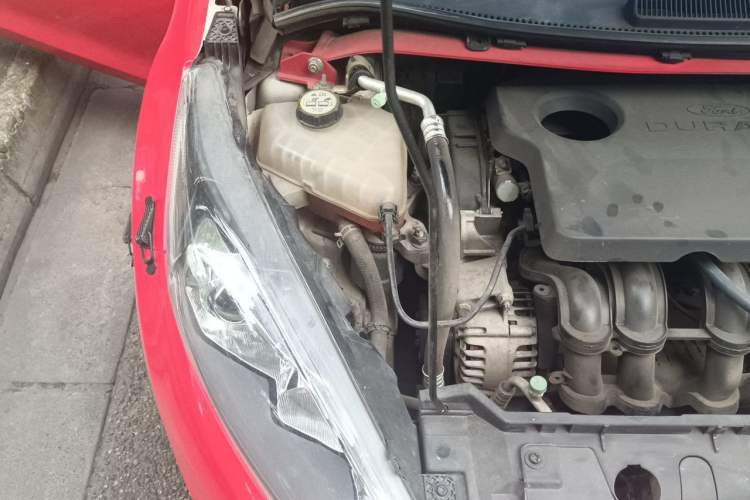 Used Ford Fiesta 2013 Hatchback 1.5L Automatic Fashion Edition Engine Bay Right