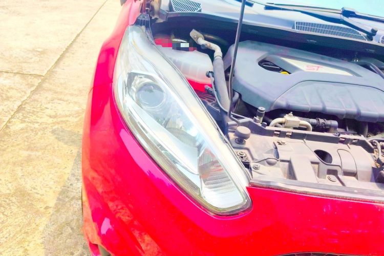 Used Ford Fiesta 2013 1.6T ST Engine Bay Right