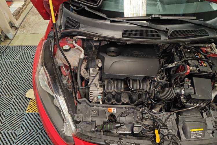 Used Ford Fiesta 2013 Hatchback 1.5L Automatic Fashion Edition Engine Bay Right