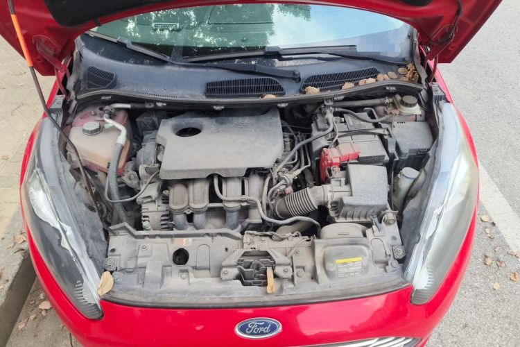 Used Ford Fiesta 2013 Sedan 1.5L Manual Fashion Edition Engine Bay