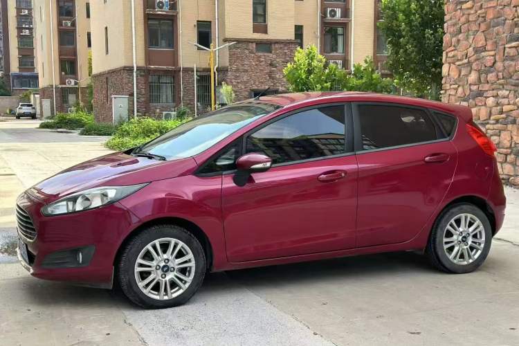 Used Ford Fiesta 2013 Hatchback 1.5L Automatic Fashion Edition Exterior 3
