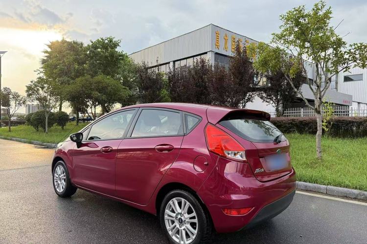 Used Ford Fiesta 2013 Hatchback 1.5L Automatic Fashion Edition Exterior 3