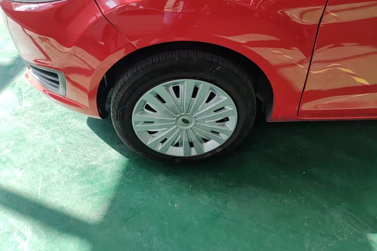Used Ford Fiesta 2013 Hatchback 1.5L Manual Fashion Edition Exterior 4