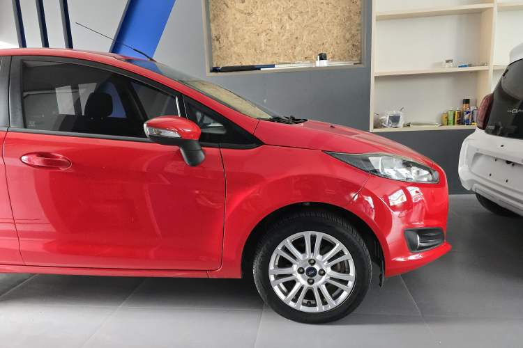 Used Ford Fiesta 2013 Hatchback 1.5L Automatic Fashion Edition Exterior 5