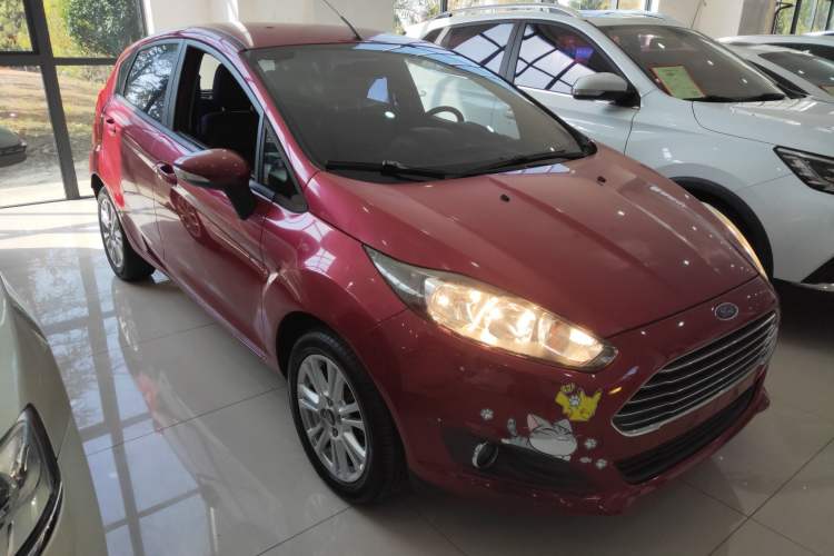 Used Ford Fiesta 2013 Hatchback 1.5L Automatic Fashion Edition Front Right 45 Deg