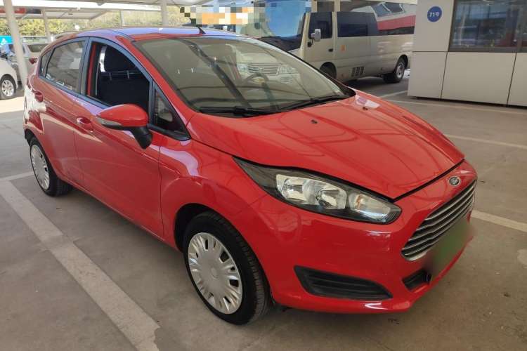 Used Ford Fiesta 2013 Hatchback 1.5L Manual Fashion Edition Front Right 45 Deg