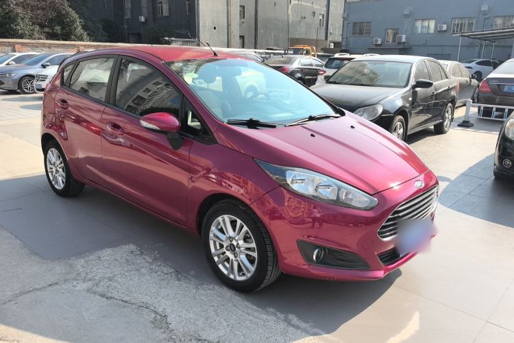 Used Ford Fiesta 2013 Hatchback 1.5L Automatic Fashion Edition Front Right 45 Deg