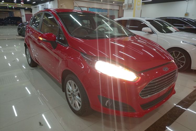 Used Ford Fiesta 2013 Hatchback 1.5L Automatic Fashion Edition Front Right 45 Deg
