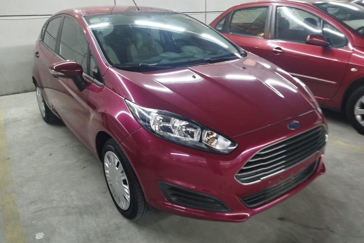 Used Ford Fiesta 2013 Hatchback 1.5L Manual Fashion Edition Front Right 45 Deg