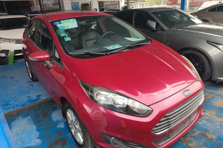 Used Ford Fiesta 2013 Hatchback 1.5L Automatic Fashion Edition Front Right 45 Deg
