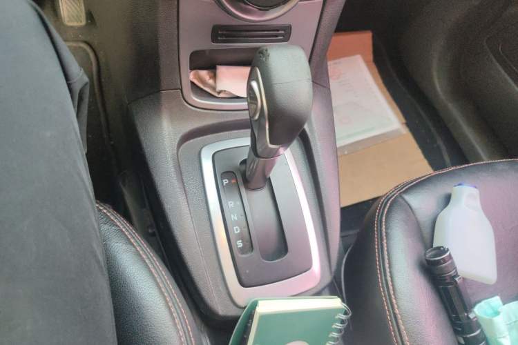 Used Ford Fiesta 2013 Hatchback 1.5L Automatic Fashion Edition Gear Lever