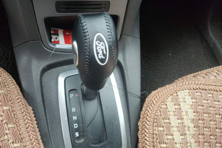 Used Ford Fiesta 2013 Hatchback 1.5L Automatic Prestige Model Gear Lever